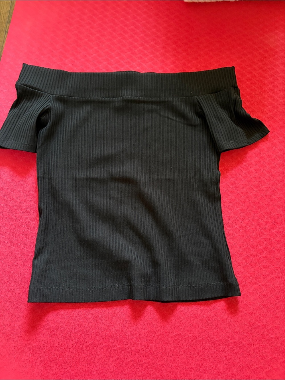 Wilfred Black Off-Shoulder Ribbed Crop Top
